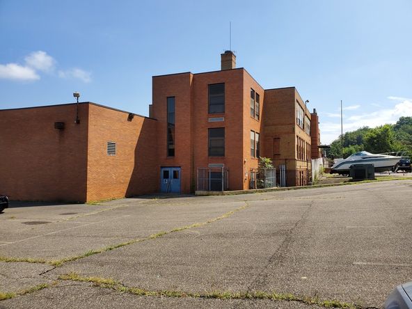 306 Jefferson St , Newell, WV 26050